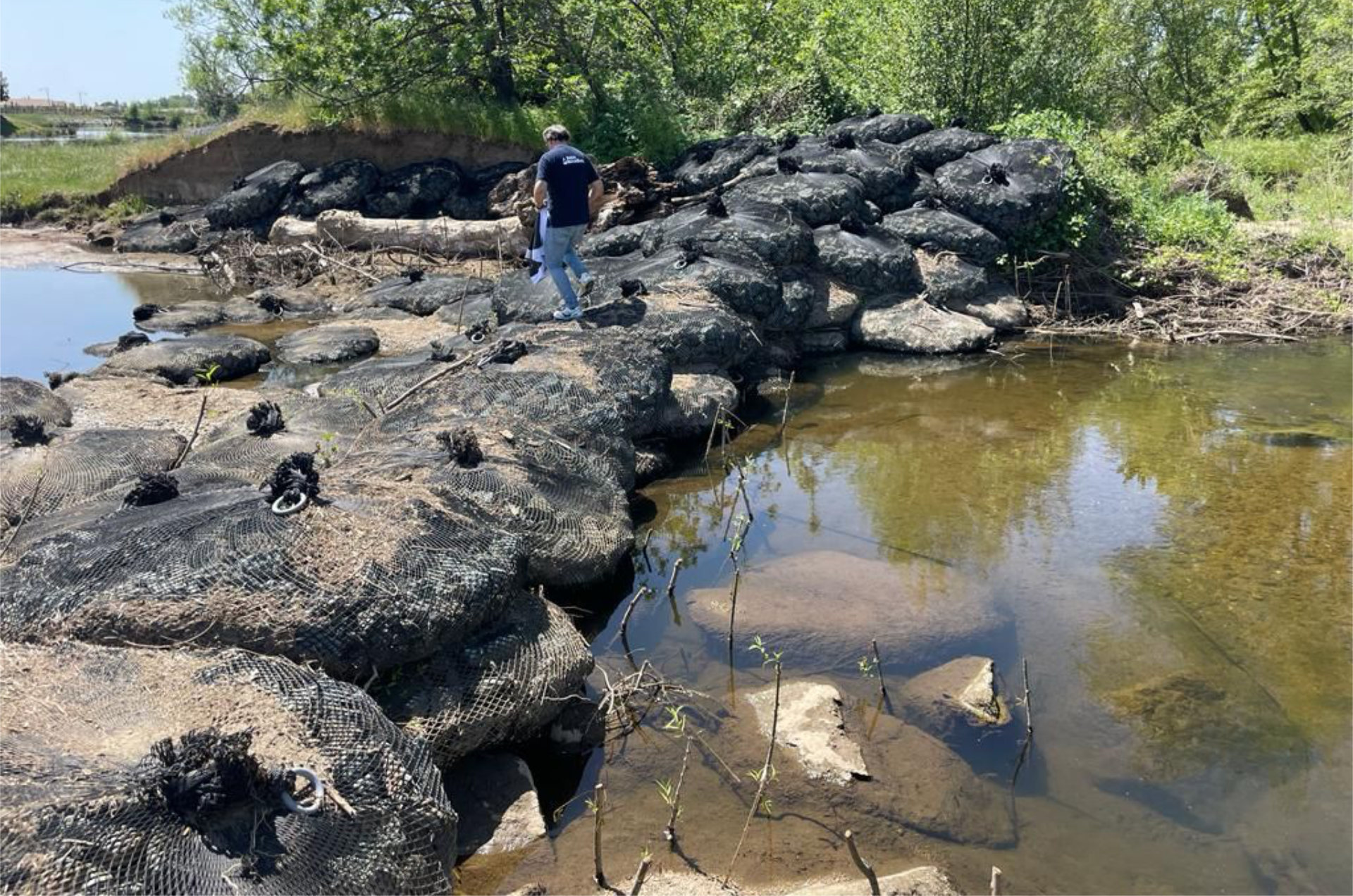 Aqua Rock Bag zaščita pred izpiranjem okoli nosilnih stebrov mostov in drugih struktur